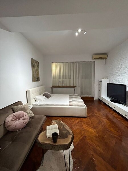 Ultracentral, Piata Romana, Magheru.